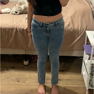 Mid rise, super skinny ankle Abercrombie and fitch jeans light washed